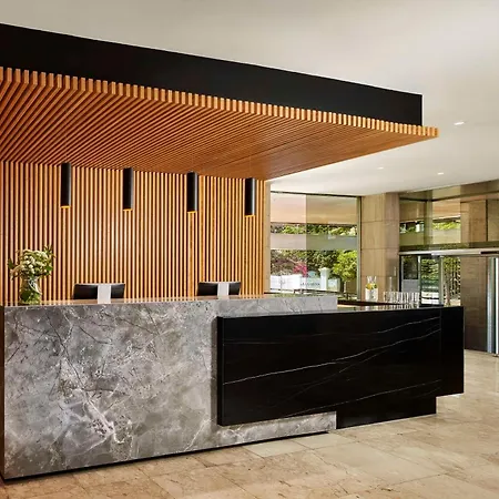 Hotel Nh Luz 4*