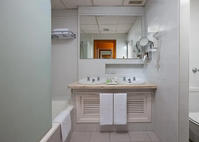 Nh Luz Hotel