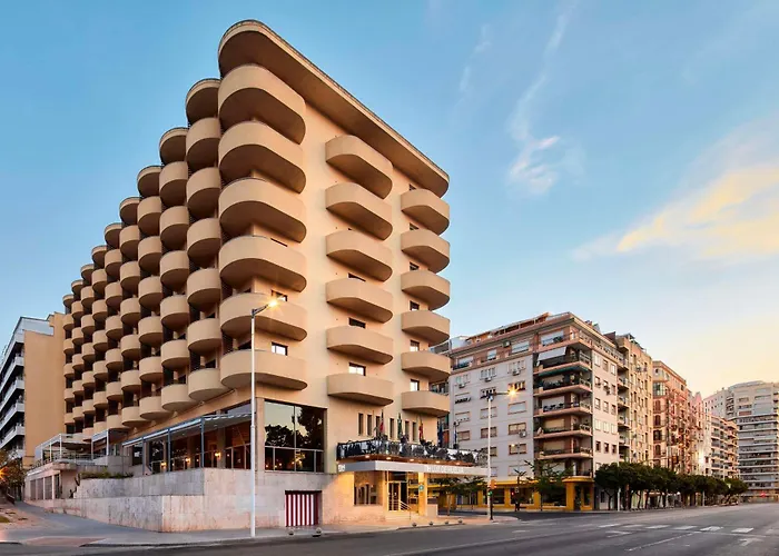 Hotel Nh Luz 4*